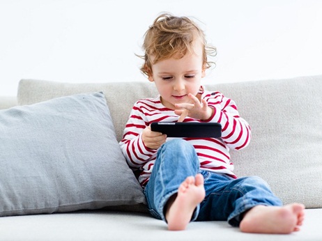 Child with iPhone